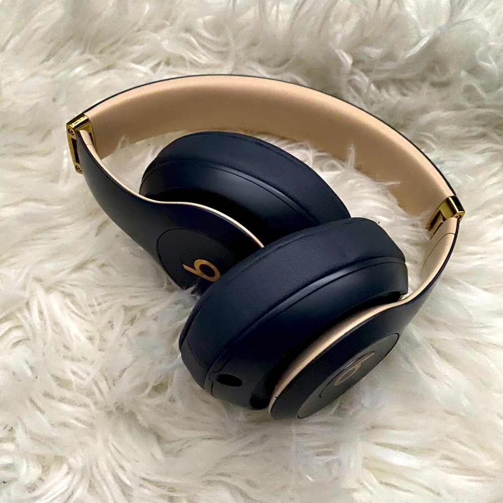 Beats studio wireless Bluetooth $360 original